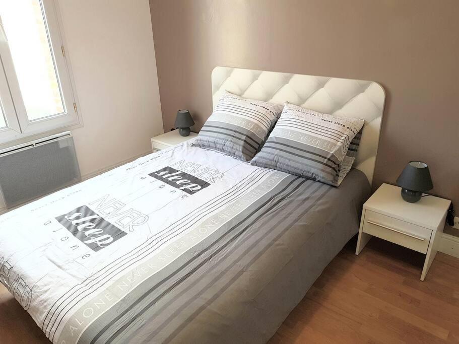 Le Refuge Des Corderies Apartman Blois Kültér fotó